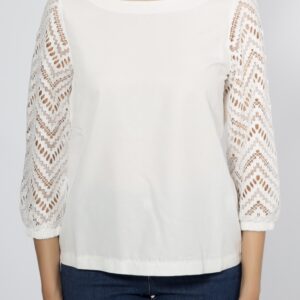 Dismero Top with lace sleeve front